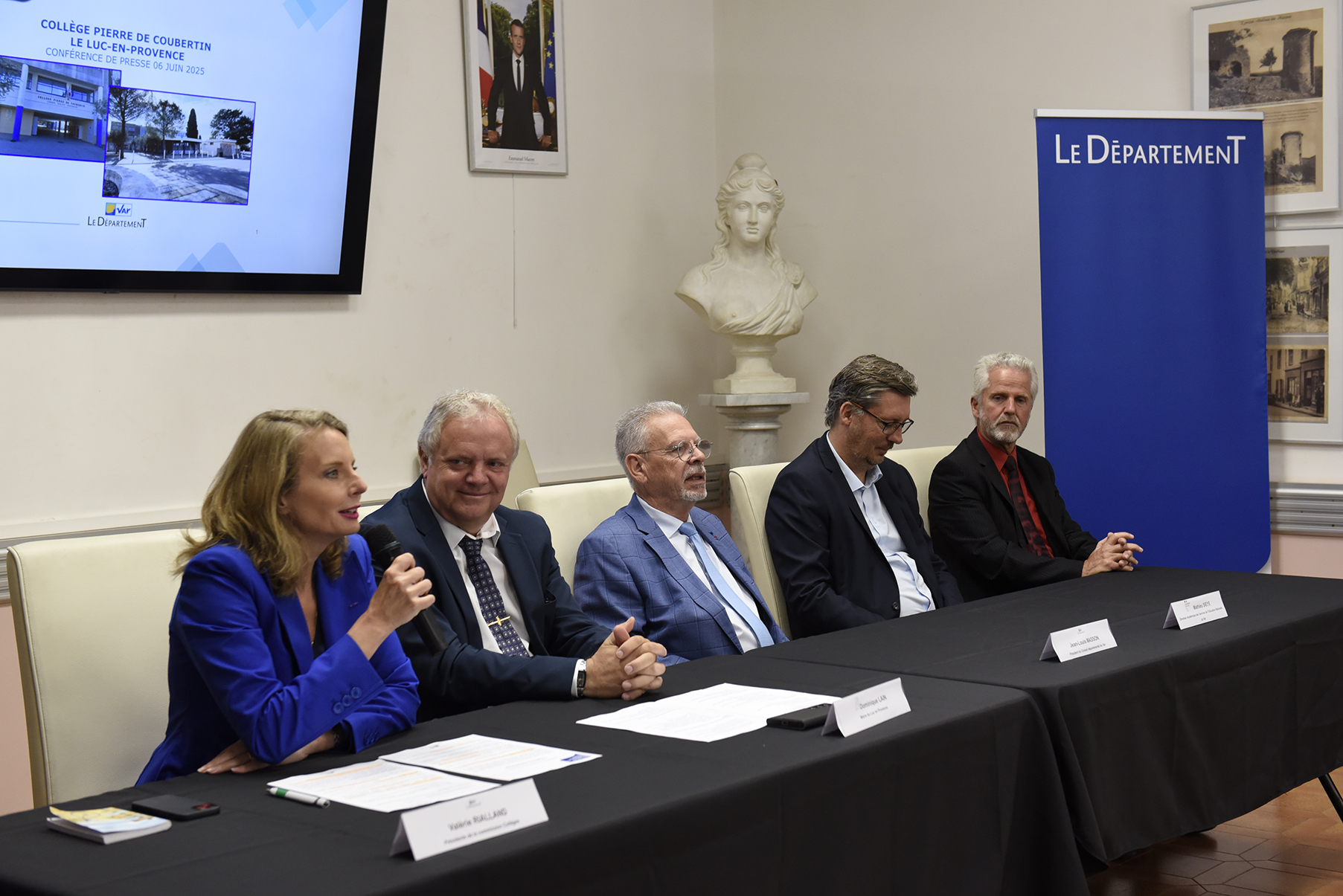 Crédit photo N.Lacroix, CD83 - Valérie Rialland - Dominique Lain - Jean-Louis Masson- Mathieu Sieye (dir de l_académie du Var) - Joel Maillot (dir du college)MG élus.JPG (1.27 MB)