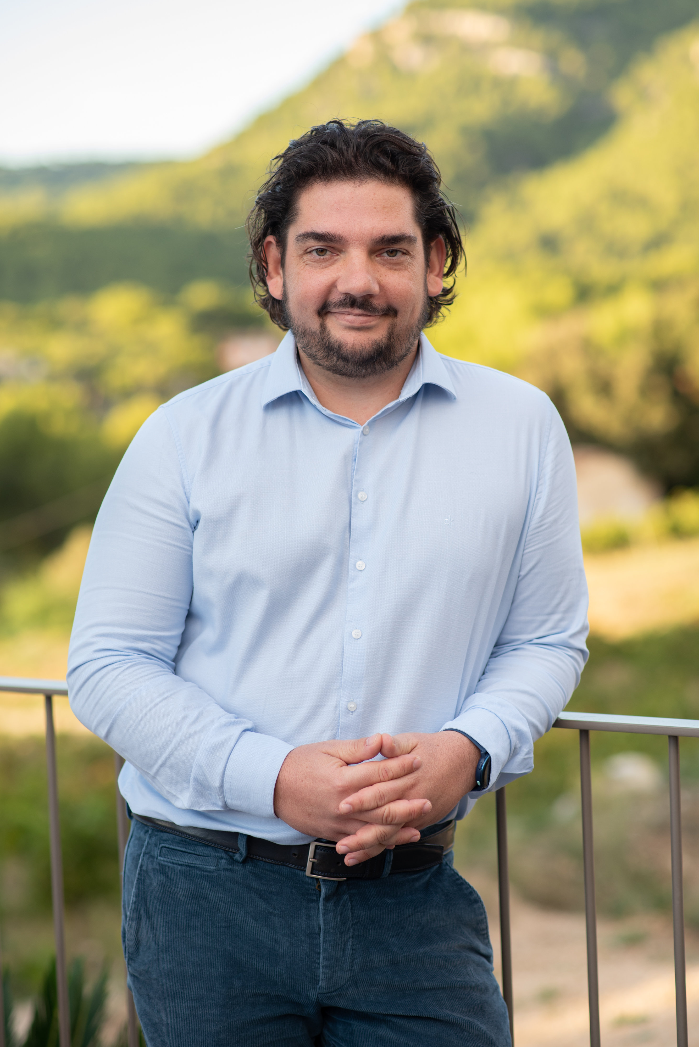 Damien Najarian.jpg (4.20 MB)