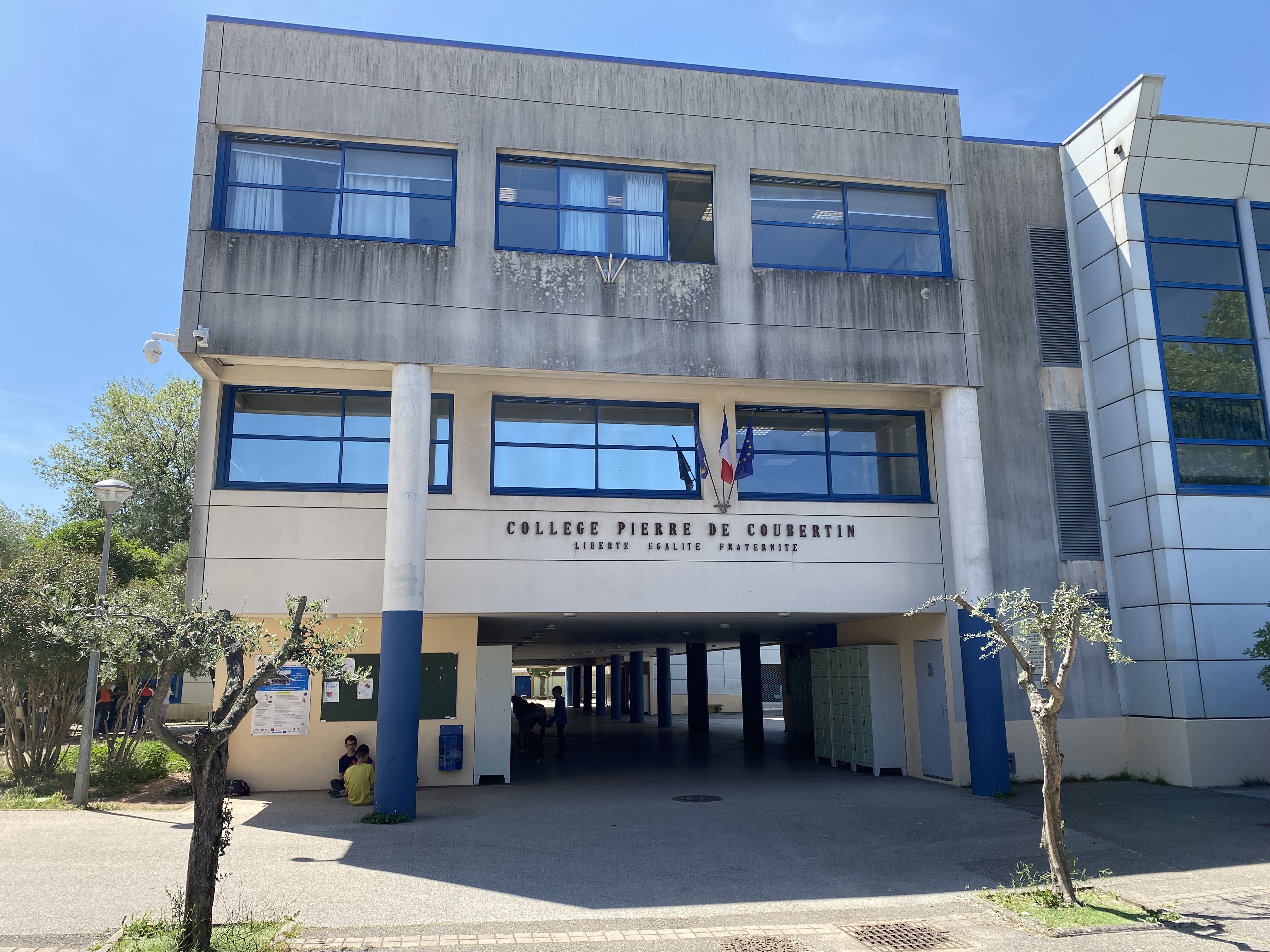 IMG collège actuel.JPG (2.59 MB)