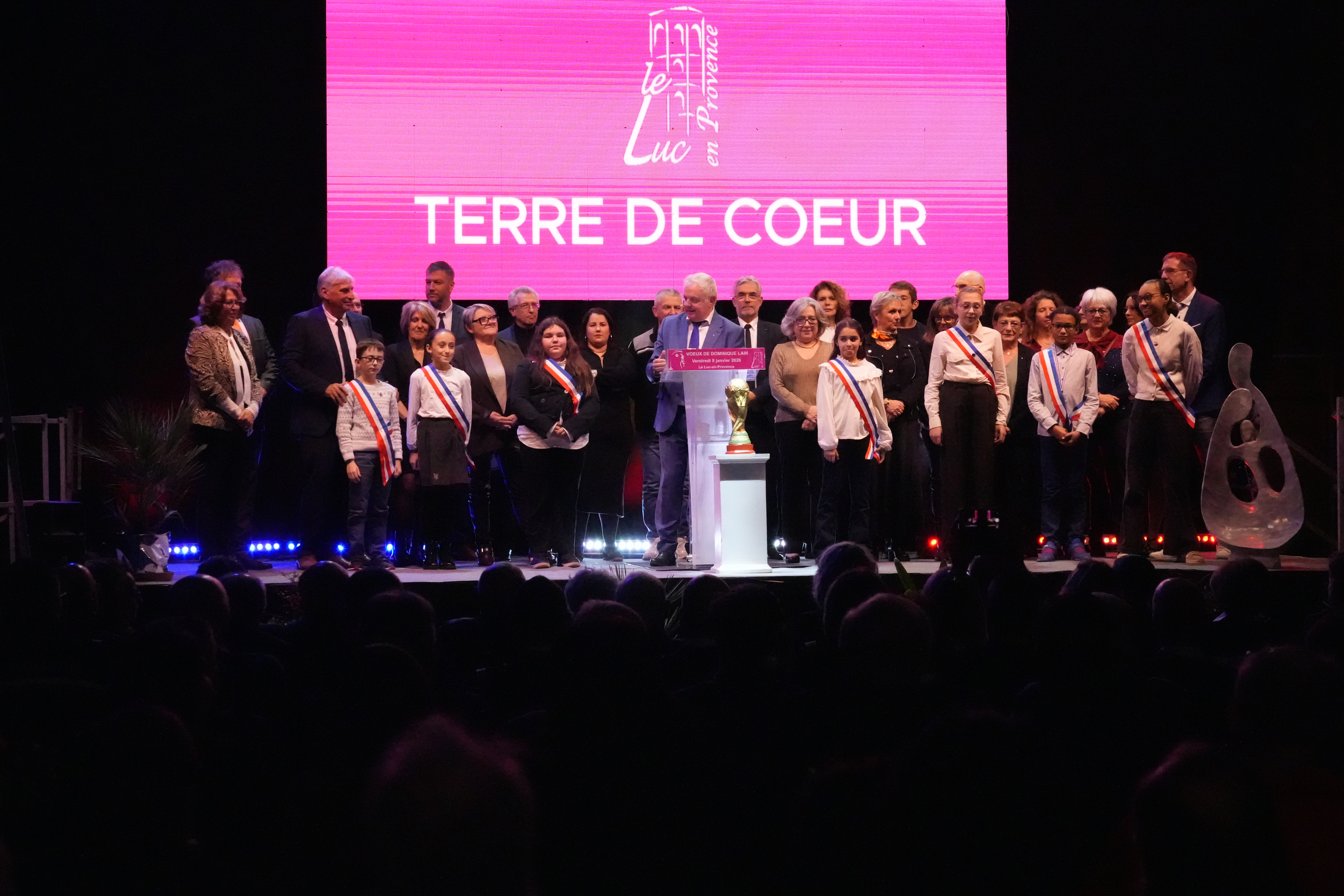 VIP04961.JPG (14.92 MB)