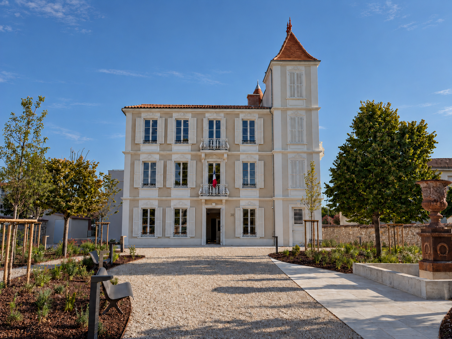 La Villa des Tilleuls à La Crau © Conrad Eberhaerd.png (2.40 MB)