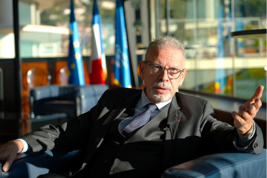 Incendies dans le Var : Jean-Louis Masson appelle à « changer radicalement de méthode »
